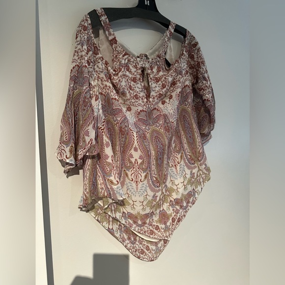 Blush &Blue BCBG Jax cold shoulder halter blouse - Picture 3 of 8